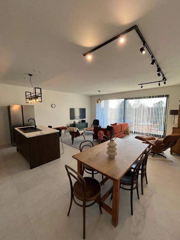 Luxury Apartment Antwerp Port Moerbeke 2 - Chambres d'hôtes Lokeren