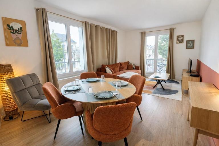 Grand Appartement - Wifi -Parking - Tramway 1 min - B&B Tours