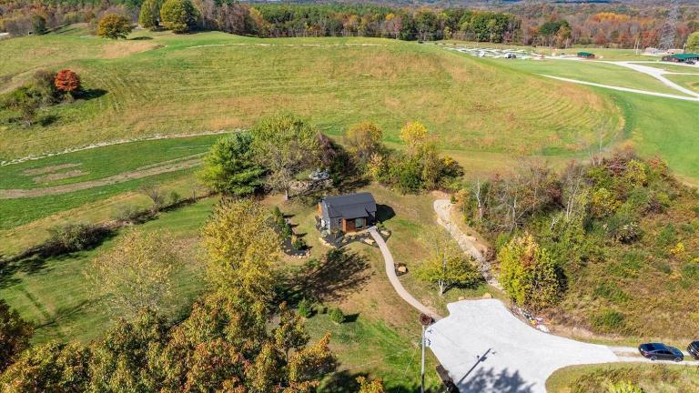 Modern Cabin next to Salt Fork State Park - B&B Brady