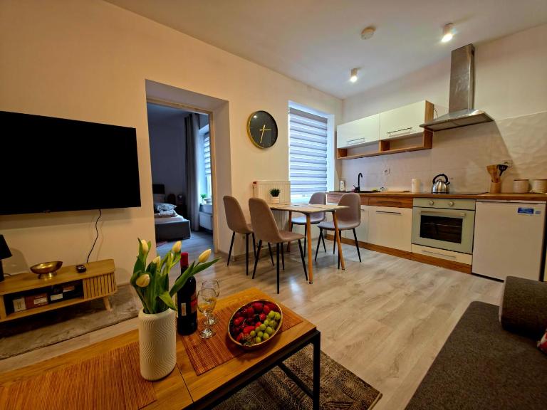 Tbilisi Smak Gruzji Apartament - Ferienwohnung Czenstochau