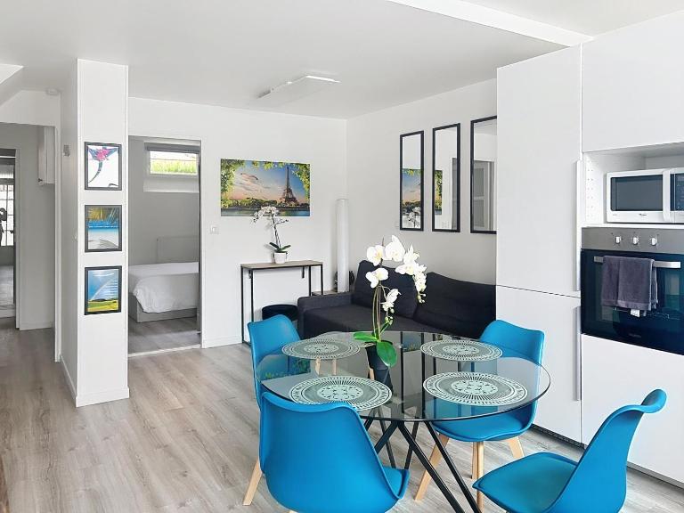 Stay & Smile Croissy, 2 parkings - B&B Croissy-Beaubourg