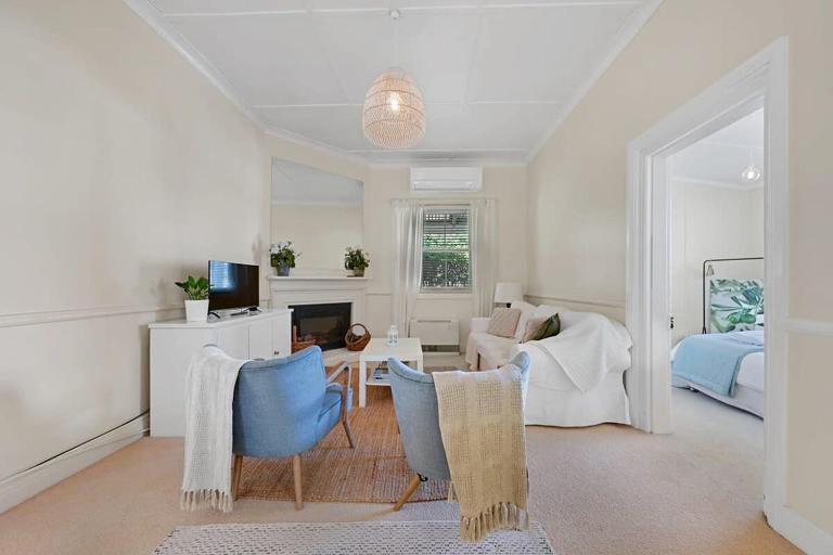 'Overseers' Cottage - Mayfield Vineyard in Orange - B&B Bloomfield