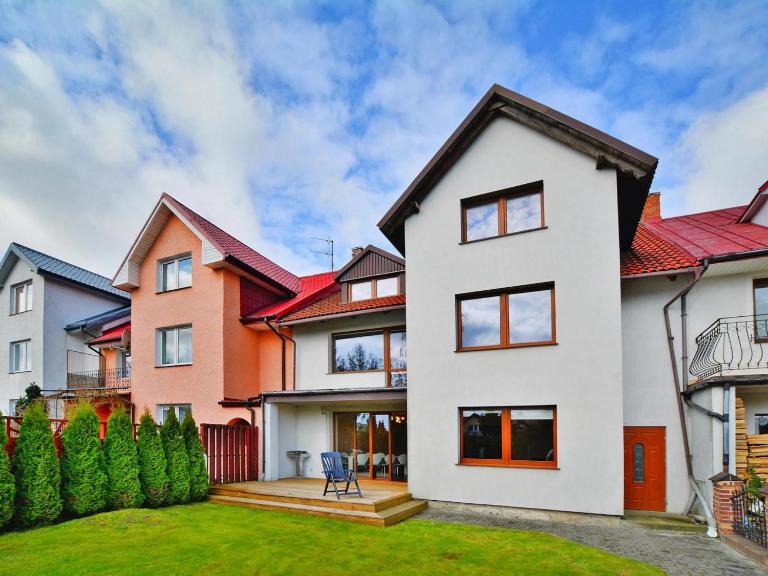 Large holiday home, private garden - B&B Kołobrzeg
