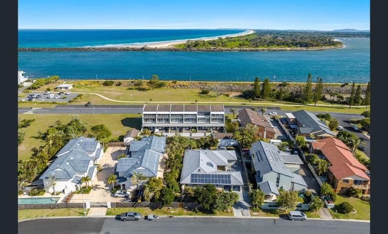 Beach Side Getaway Lighthouse Beach - B&B East Ballina