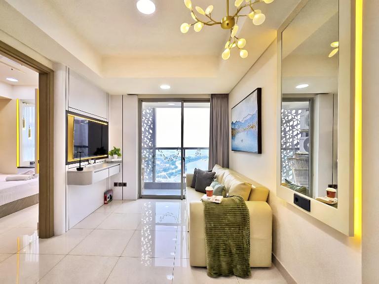 By The Bay By SanLiving - 3BR - 9PAX - Near PIK Avenue Mall - B&B Jakarta
