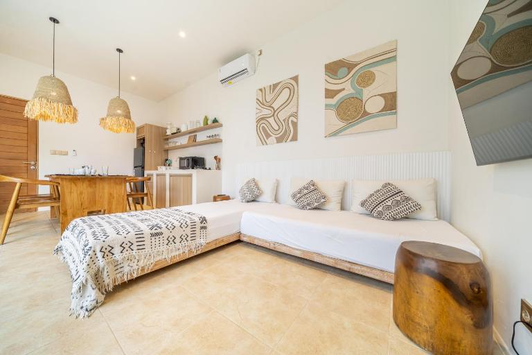 Modern 2BR Villa with Private Pool and Rooftop - B&B Uluwatu