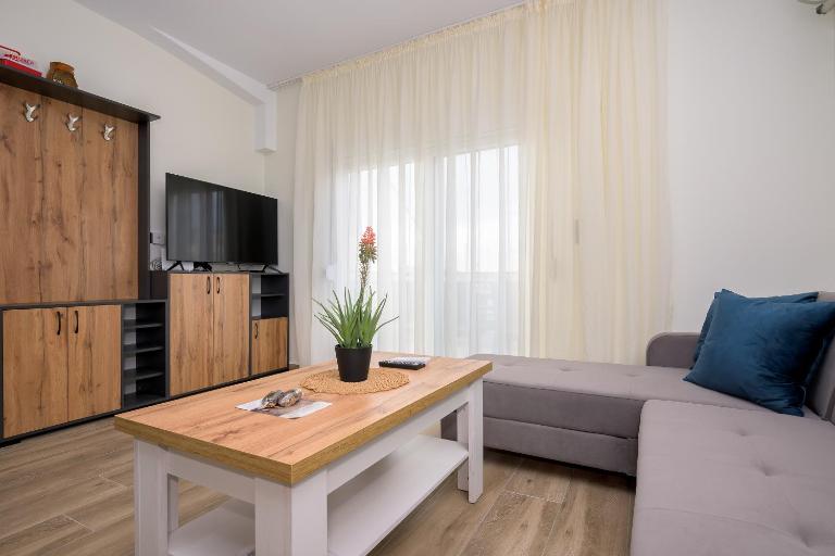 Aura Fine Living - Calm & Comfortable 2 Bedroom Stay - Chambres d'hôtes Alexandroupoli