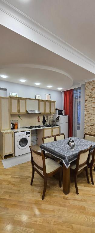 LV Apartments - B&B Baku