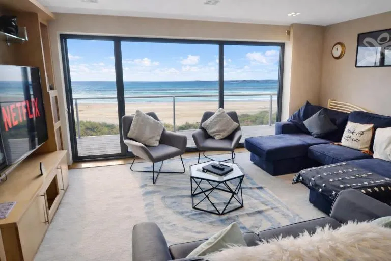 Stunning Swansea Marina beach house with sea views - B&B Swansea