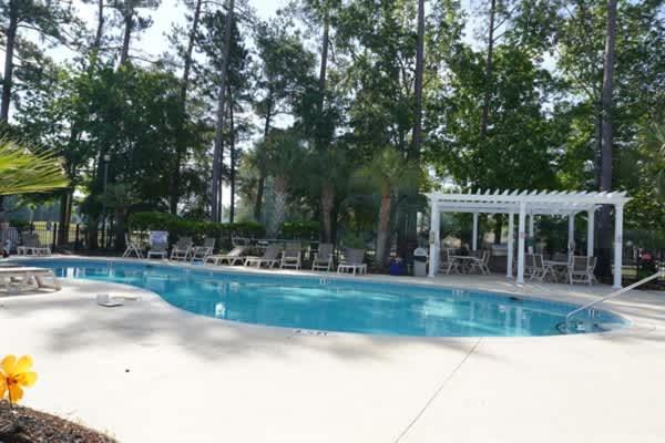 River Oaks Retreat Pools & King Bed - B&B Myrtle Beach