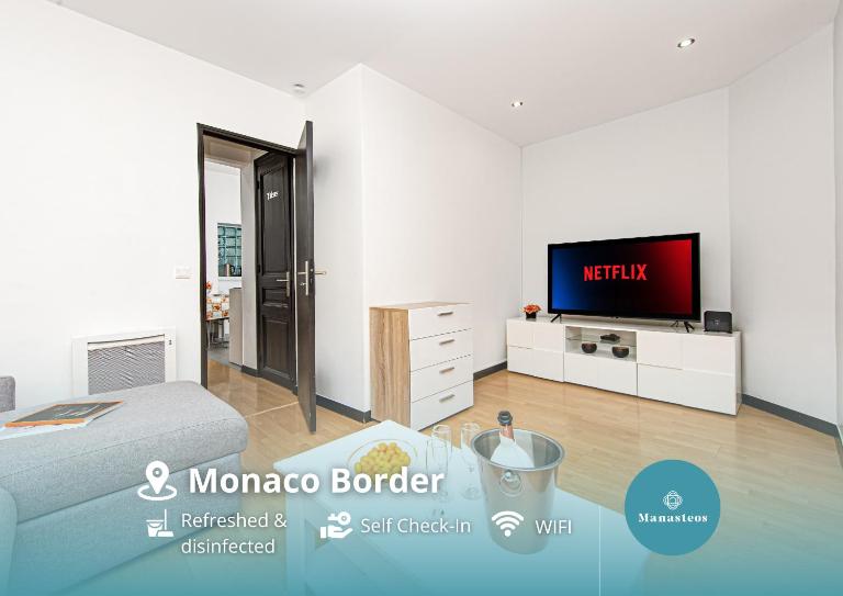 Monaco Border - Coquet deux pièces rénové - FM - Bed and Breakfast Beausoleil