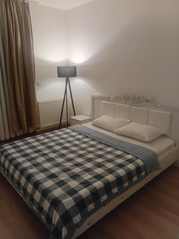 Charisma Homes 2 - Ferienwohnung Pristina