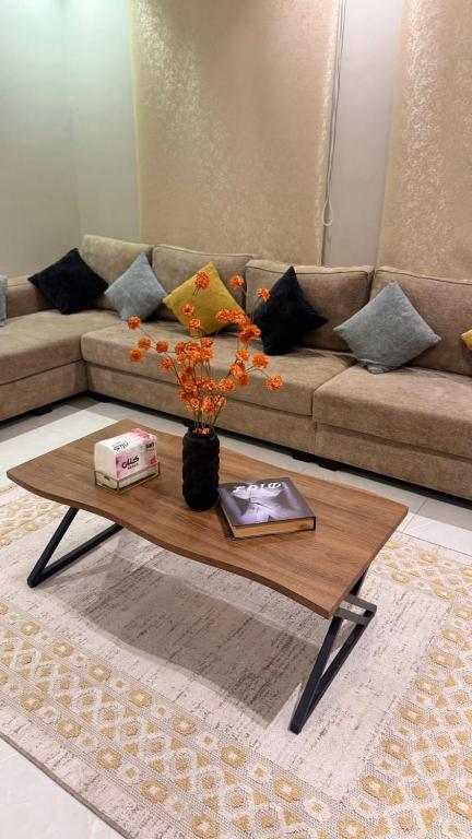 جناح غرفة وصالة واسعة بحي المروة 8دقايق من المطار - B&B Jedda