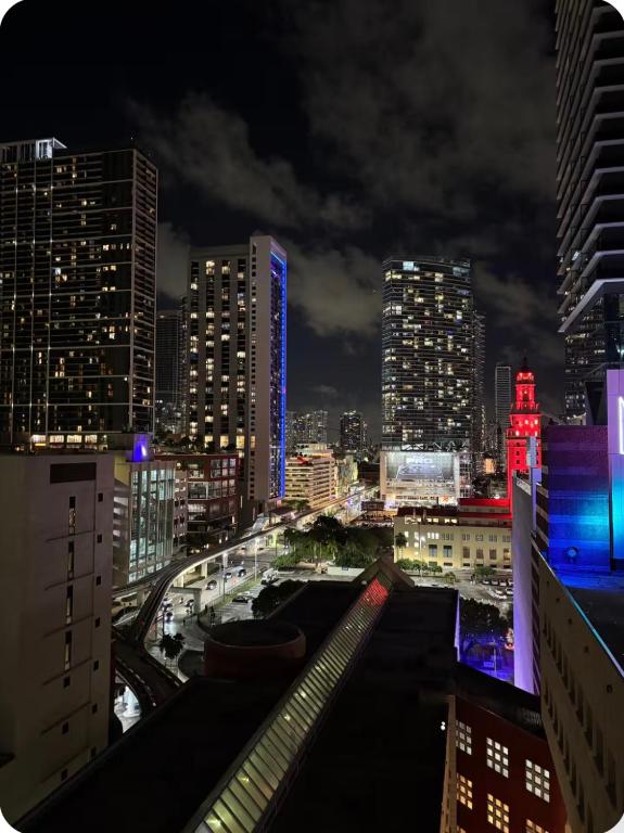 Luxxe Suite Downtown Brickell - B&B Miami