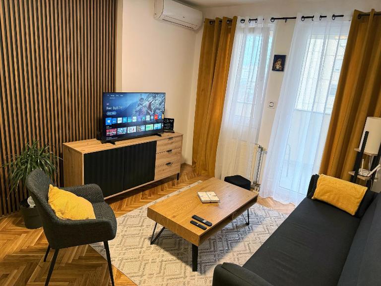 Kralj Petar I - Bed and Breakfast Novi Sad