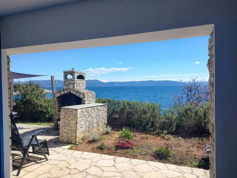 Apartment by the sea- Santa Marina - Bed and Breakfast Raša