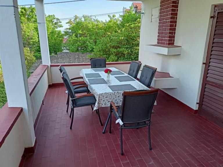 Apartman Turić Jadranovo - Bed and Breakfast Jadranovo