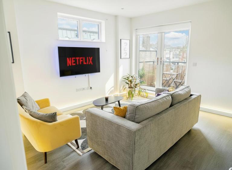 Spacious 1-Bed Apartment in Greenwich By LS2G Stays - B&B London