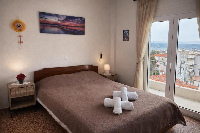 Your refuge overlooking port 6A - B&B Mitilene