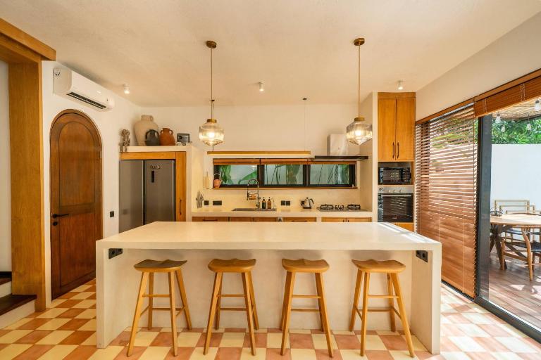 Bingin Comfort Home 3BR with Full Kitchen, Laundry and Cinema - B&B Uluwatu