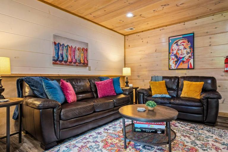 2 min to Dollywood l Hot Tub l Close to Attractions - Chambres d'hôtes Pigeon Forge