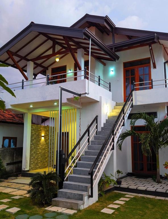 Letstay Home Negomb - B&B Negombo