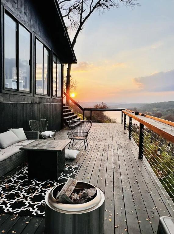 Million Dollar Lake Views On Lake Austin Mins to DT - Chambres d'hôtes Austin