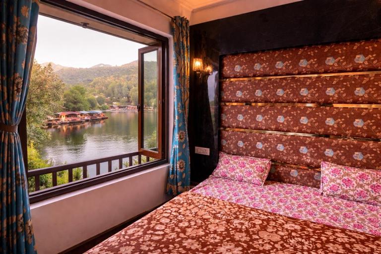 Lake side stays - B&B Srinagar