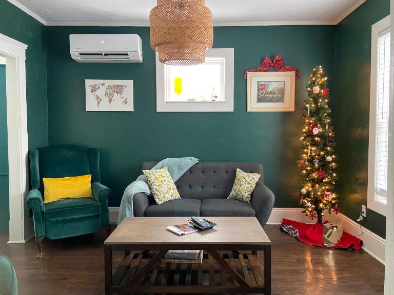 MaxwellHouseAtBirch - B&B Moncton