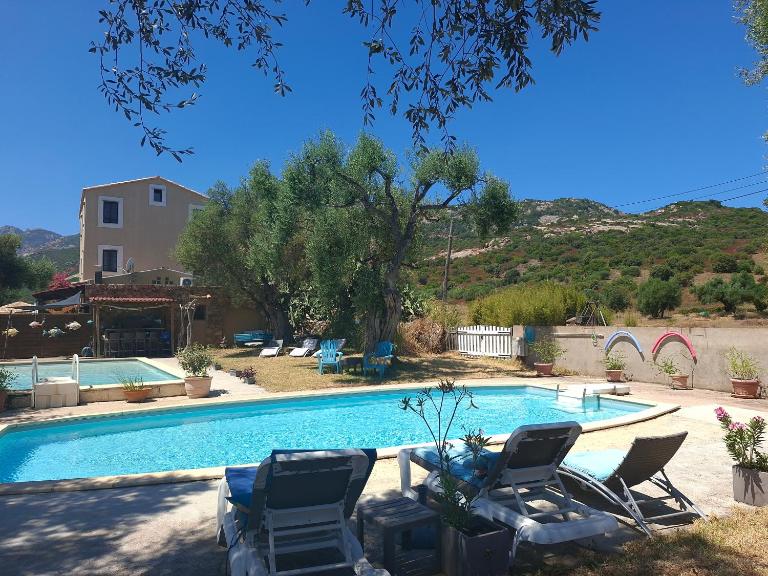 1st floor apartment in 18th century character house - B&B Calvi