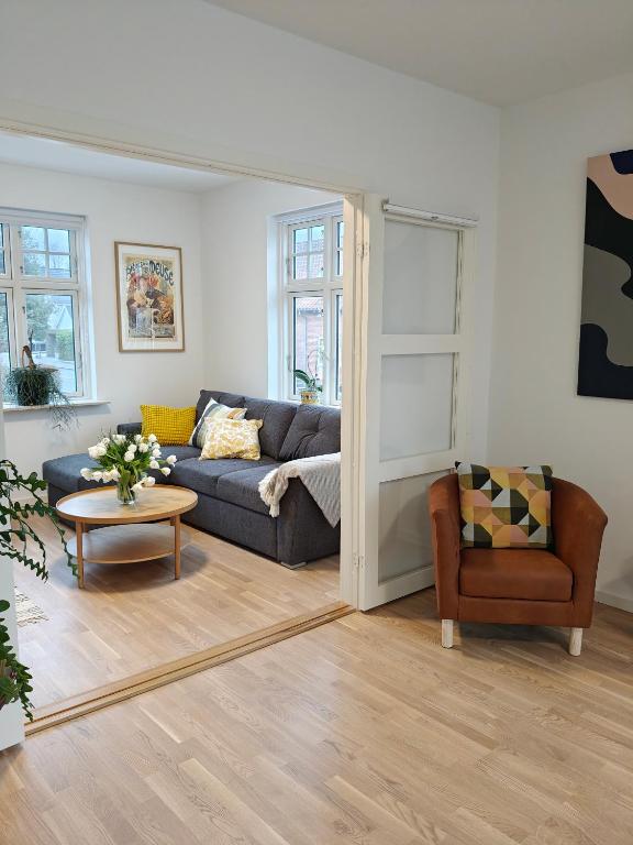 Smuk skandinavisk villalejlighed - Ferienwohnung Holme