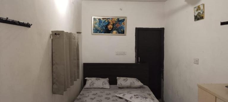 RR Home Stay - Ferienwohnung Rewāri