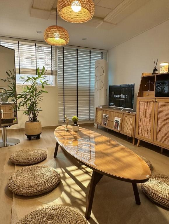 YeoYooJae - Hoegi, Free Parking, Family-Friendly, Near Kyung Hee & Korea Univ, Jongno - B&B Seul