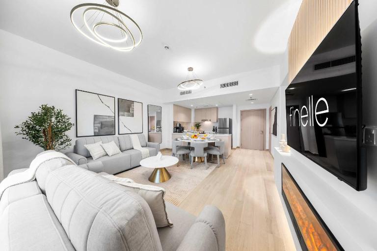 Modern and Spacious 4BR Retreat at Water's Edge Yas Island - Chambres d'hôtes Abou Dabi
