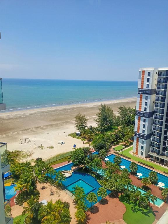 Timurbay Seafront Residence by Hobex - Bed and Breakfast Kuantan