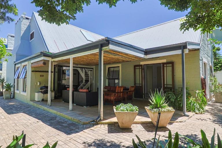 Herringbone with Wood-Fired Hot Tub - B&B Hermanus