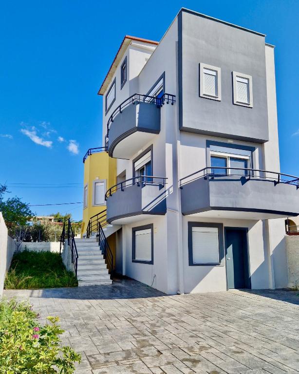 Pearl Villa and Apartment near Beach and Athens Airport - B&B Porto Rafti