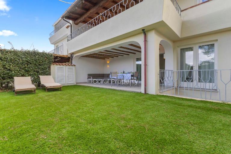 M - Baja Sardinia Centro - Giardino Privato - WIFI - AC - by Coral Property - Bed and Breakfast Baja Sardinia
