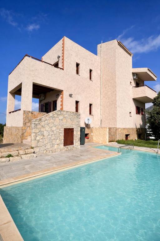 Villa Evenos with private pool - B&B Elafónisos