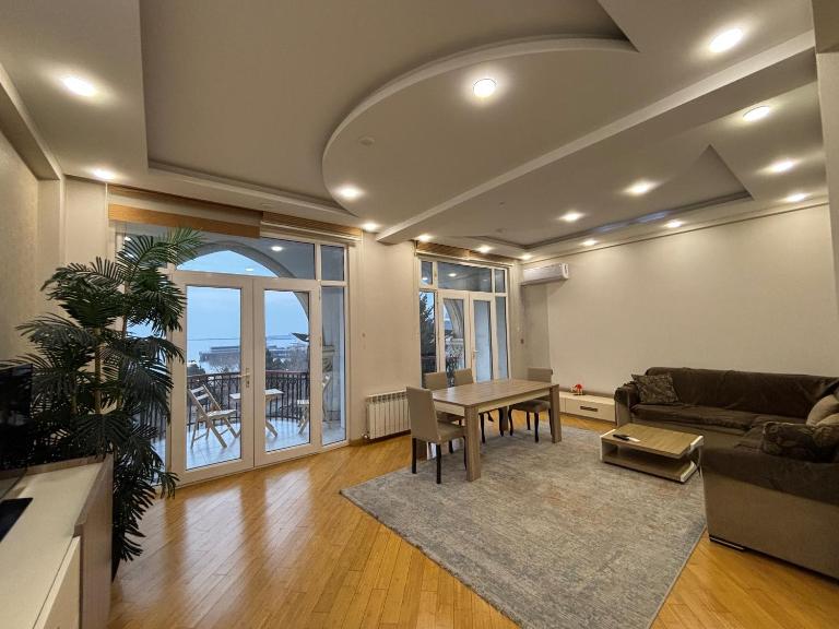 Maiden sea view apart - B&B Baku