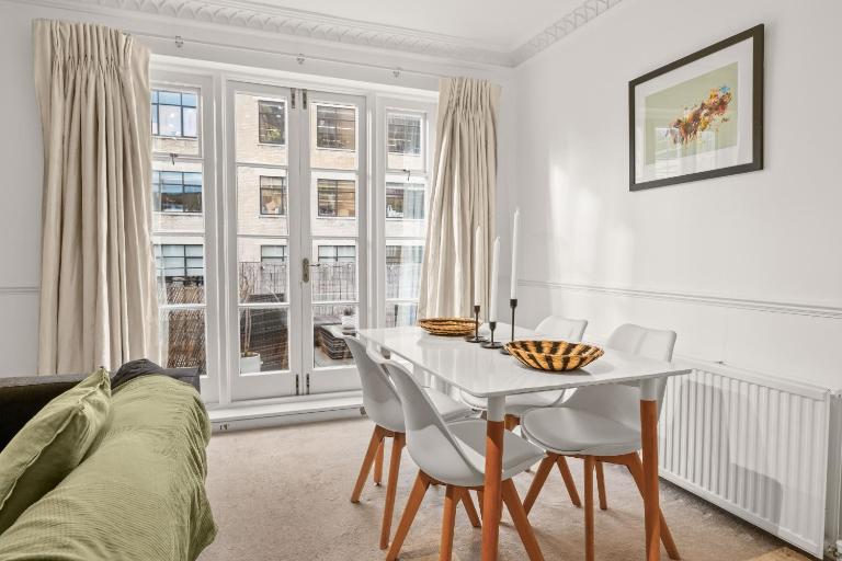 City Centre 3-Bed Flat with Lift and Roof Terrace - B&B Londra