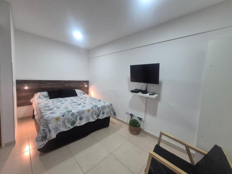 Ciudad Jardín Stay Monoambiente - Chambres d'hôtes Ciudad Jardín Lomas del Palomar