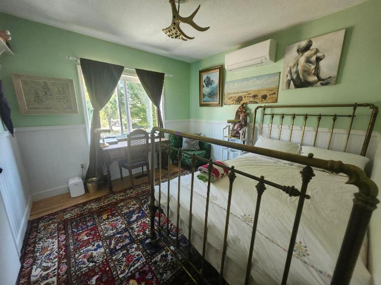 Trout House by Trout Lake - B&B Vancouver