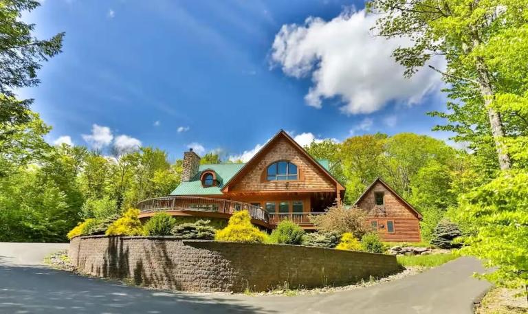 Stunning 5BR at Hunter and Windham w Oversized Deck, 5 Acres, and Mountain View - B&B Jewett