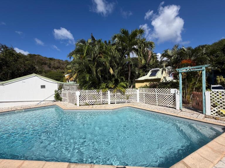 Résidence la Baie de Ti t Anse - Bed and Breakfast Pointe-Noire