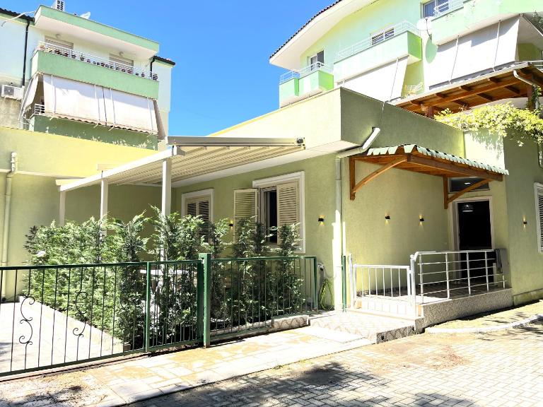 Green Residence by the beach - B&B Golem