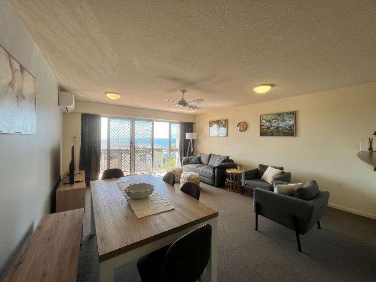 Highpoint Unit 2, 35 Maltman Street, Kings Beach - B&B Caloundra