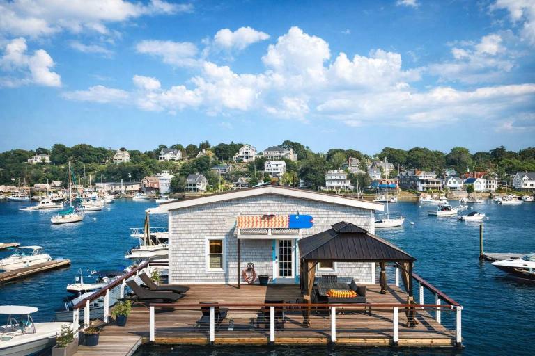 Stay at The Neck - B&B Gloucester