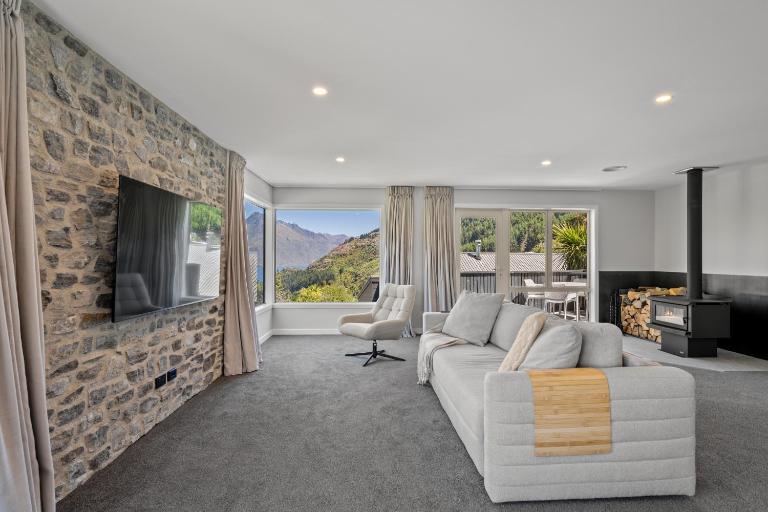 Alpine Lakeview Residence - Bed and Breakfast Queenstown