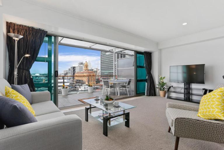 Spacious One Bed Waterfront Apartment - B&B Auckland